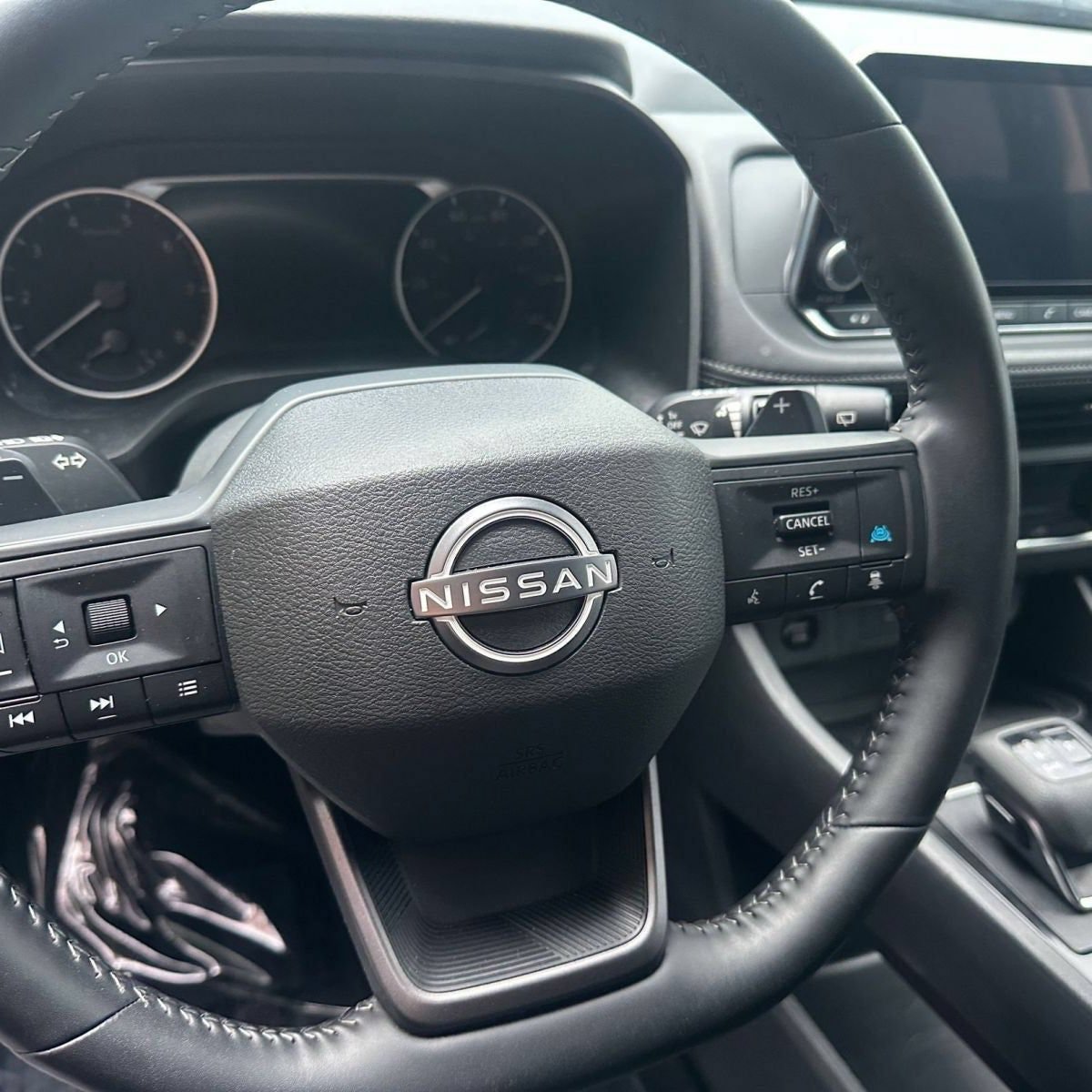 Used 2025 Nissan Rogue SV AWD/4WD image 29