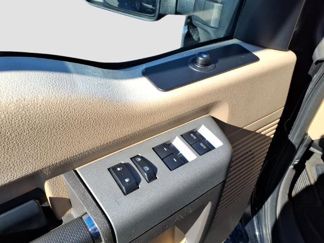 Used 2014 Ford F250 XLT w/ XLT Interior Package AWD/4WD image 25