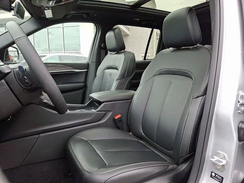 New 2025 Jeep Grand Cherokee Limited w/ Trailer Tow Package image 9