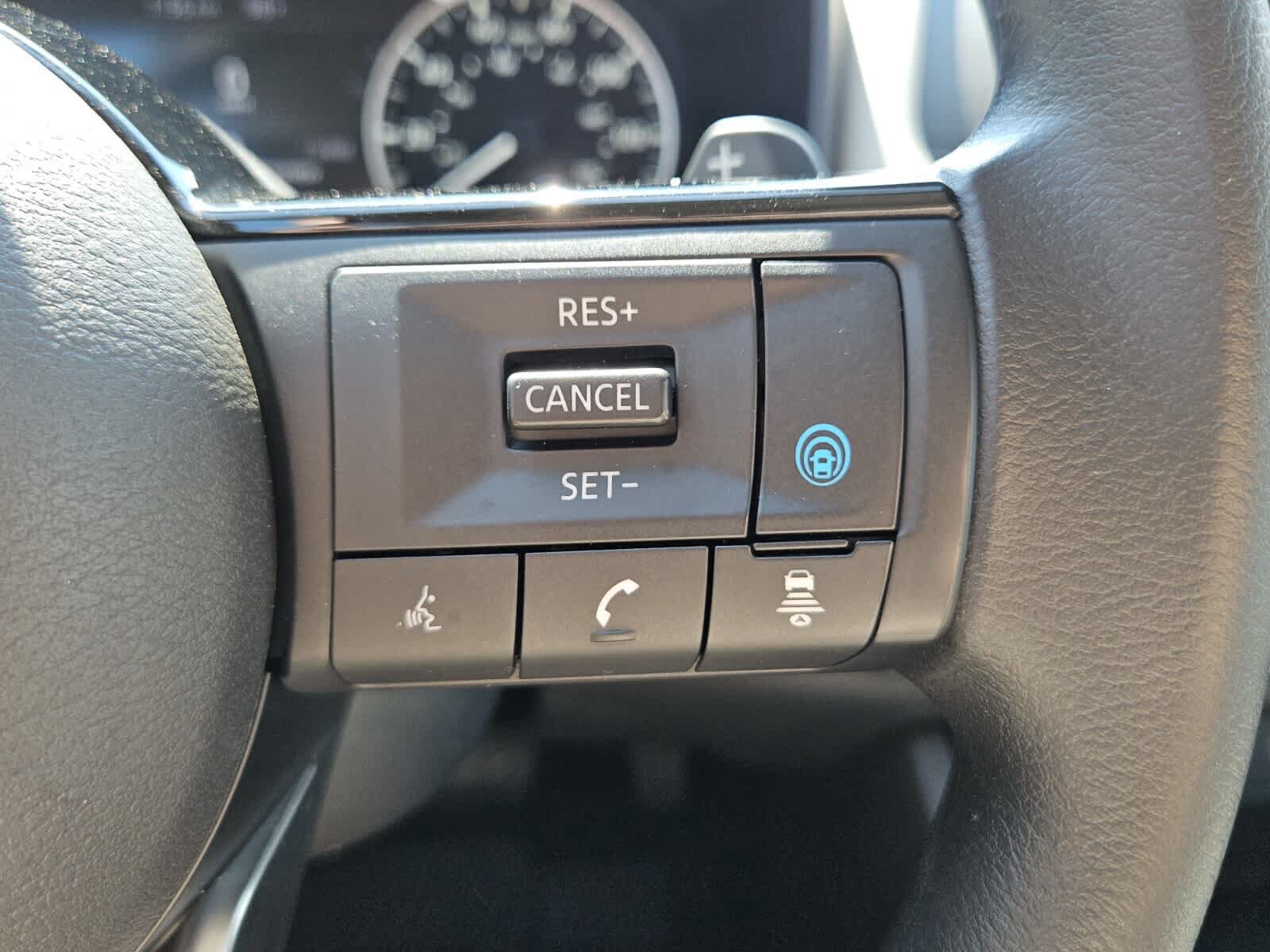 Used 2022 Nissan Rogue SV FWD image 13