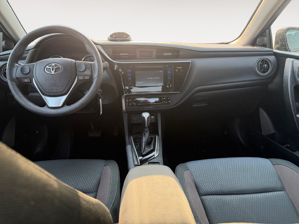 Used 2017 Toyota Corolla LE w/ Carpet Mat Package (TMS) FWD image 11