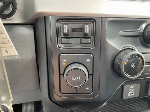 New 2025 Ford F450 XL w/ XL Chrome Package image 25