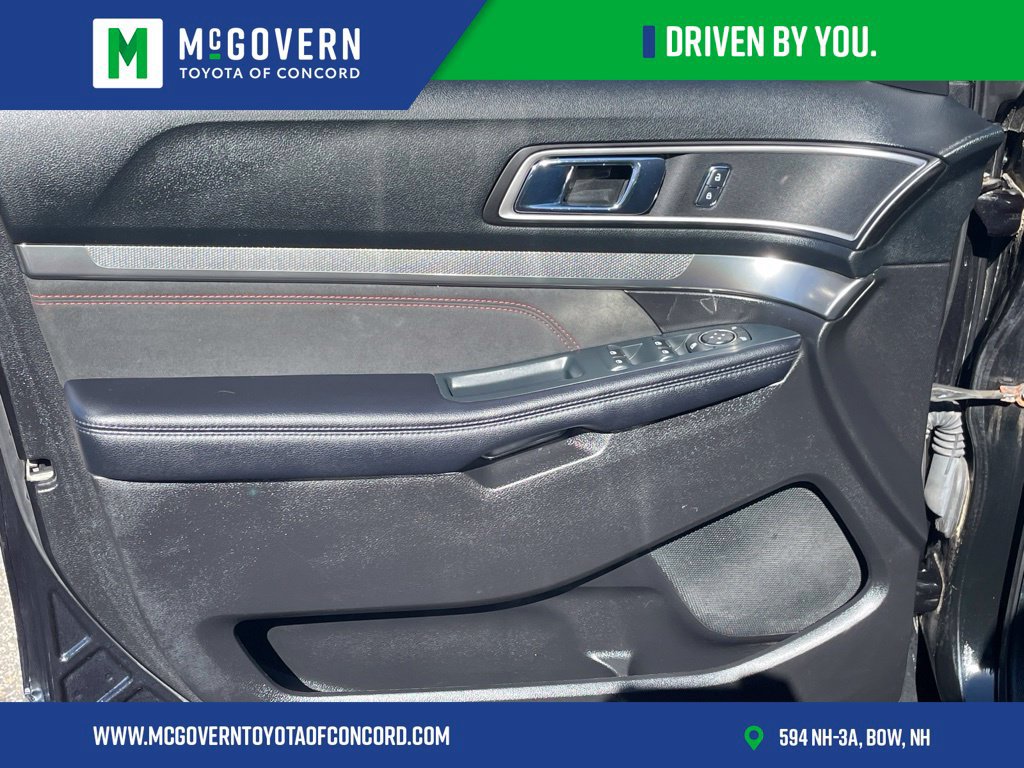 Used 2019 Ford Explorer XLT w/ Equipment Group 202A AWD/4WD image 14