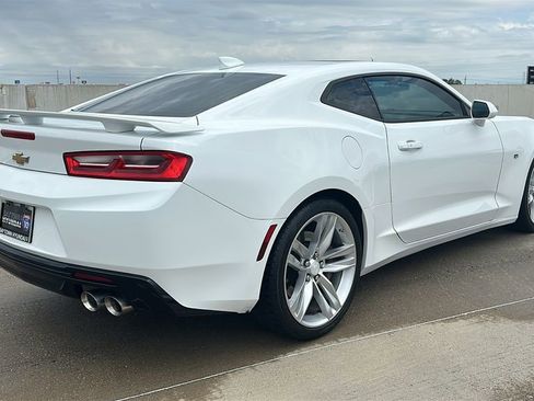 Used 2017 Chevrolet Camaro SS RWD image 13