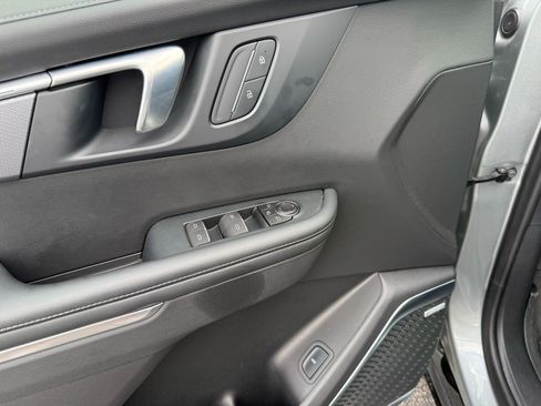 Used 2025 Buick Enclave Sport Touring w/ LPO, Floor Liner Package FWD image 19