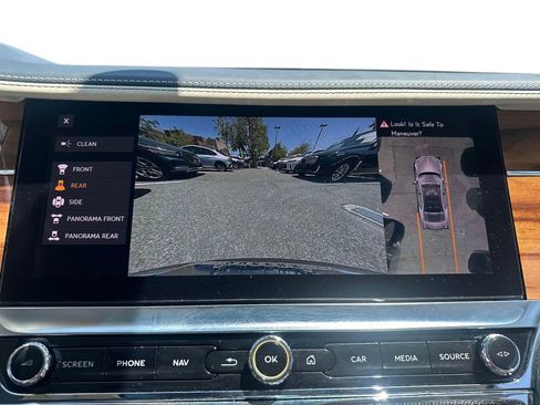 Used 2024 Bentley Flying Spur V8 AWD/4WD image 32
