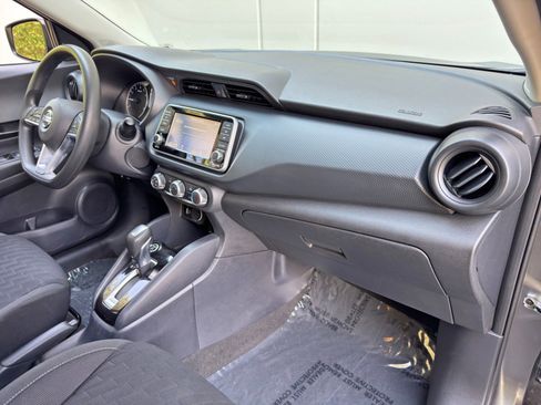 Used 2021 Nissan Kicks S image 13