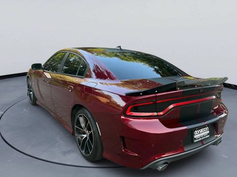 Used 2018 Dodge Charger R/T Scat Pack RWD image 6