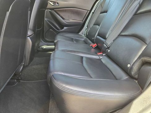 Used 2017 MAZDA MAZDA3 Touring image 11