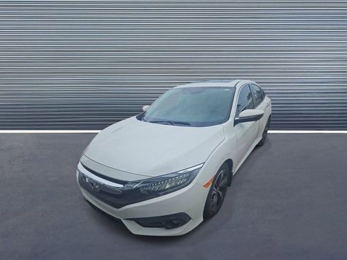 Used 2016 Honda Civic Touring image 1