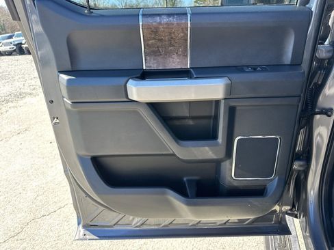 Used 2022 Ford F250 Lariat w/ Black Appearance Package image 29