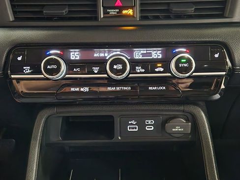 Used 2023 Honda Pilot Touring image 38