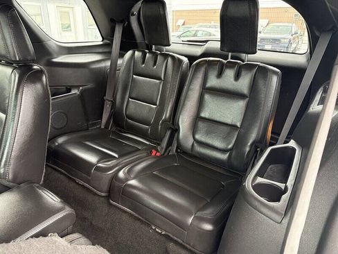 Used 2015 Ford Explorer XLT w/ Equipment Group 202B image 17