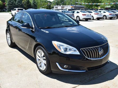 Used 2016 Buick Regal AWD image 1