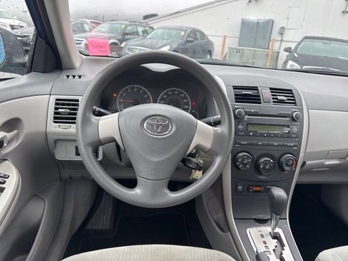 Used 2010 Toyota Corolla LE image 12