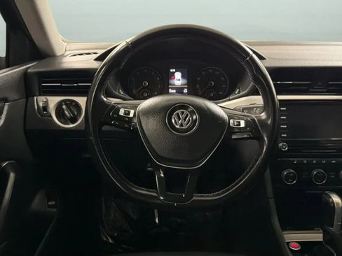 Used 2020 Volkswagen Passat 2.0T SE FWD image 10