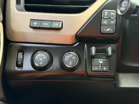 Used 2016 GMC Yukon XL Denali w/ Open Road Package AWD/4WD image 35