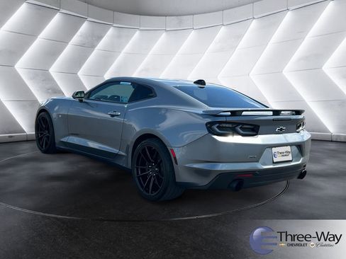 Used 2020 Chevrolet Camaro SS RWD image 3