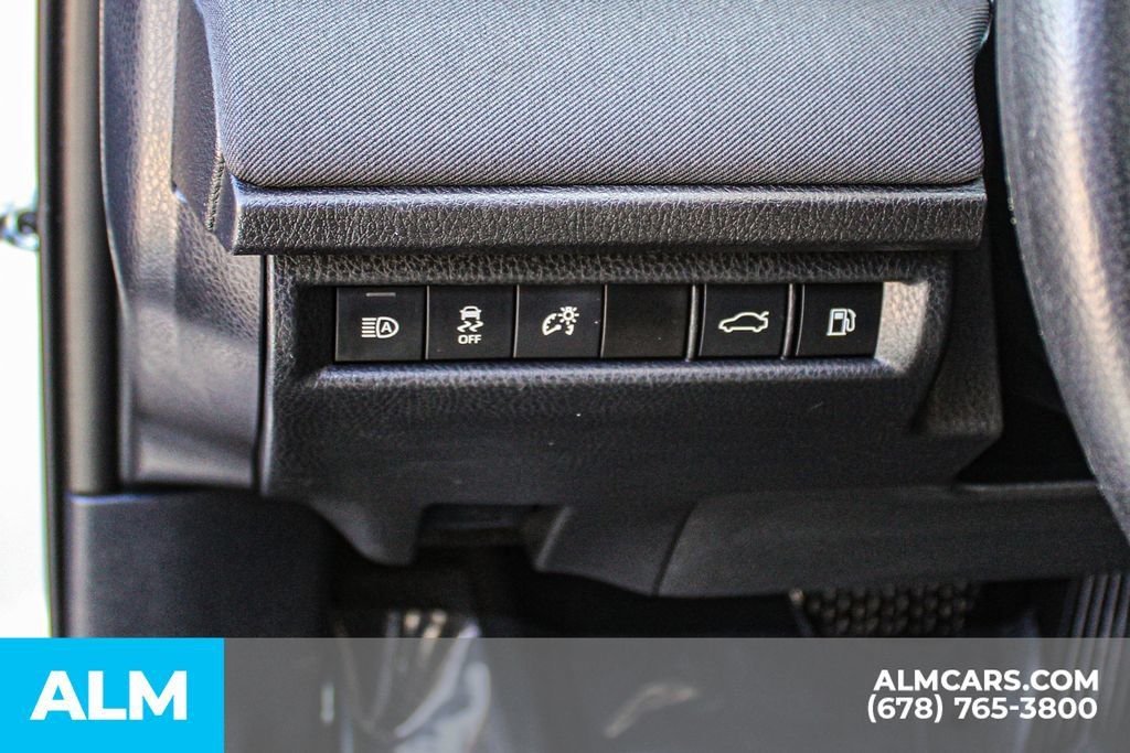 Used 2025 Toyota Camry LE FWD image 30