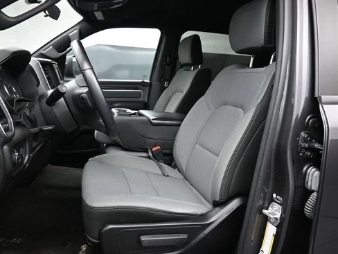Used 2022 RAM 1500 Big Horn AWD/4WD image 4