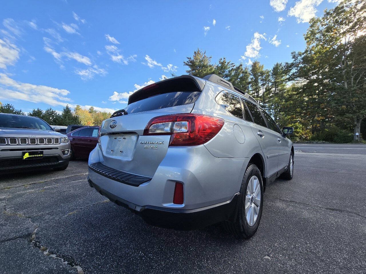 Used 2017 Subaru Outback 2.5i Premium AWD/4WD image 8