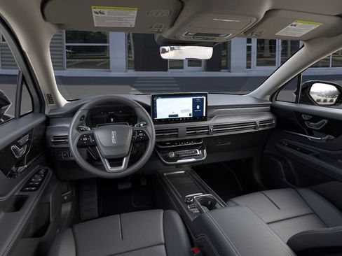 New 2025 Lincoln Corsair Reserve w/ Jet Appearance Package FWD image 9