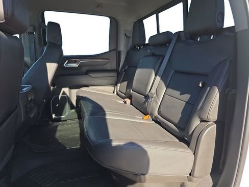 Used 2024 Chevrolet Silverado 1500 LT Trail Boss w/ Convenience Package II image 16