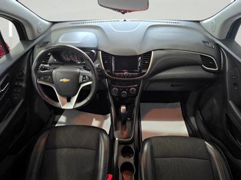 Used 2019 Chevrolet Trax LT w/ LT Convenience Package FWD image 30