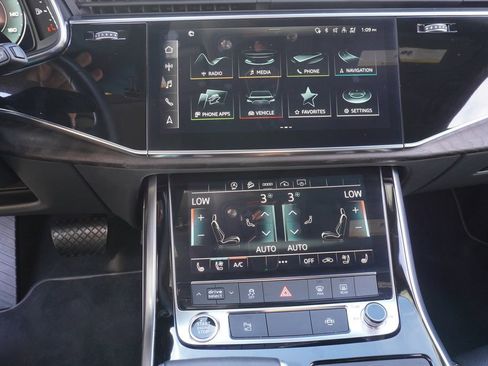 Used 2021 Audi Q8 Premium Plus w/ Premium Plus Package image 20