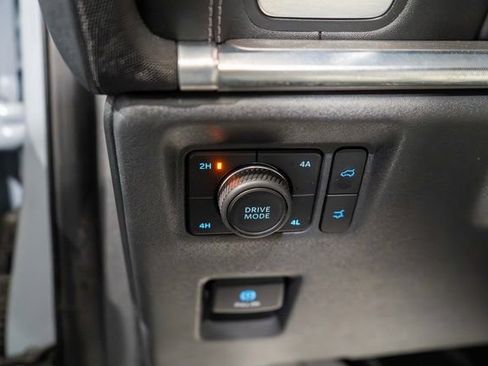 Used 2025 Ford Expedition Platinum w/ Driver's Package AWD/4WD image 24
