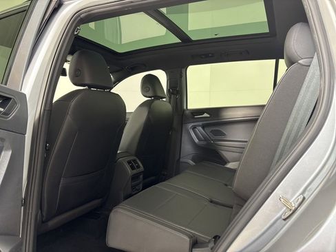 Used 2020 Volkswagen Tiguan SE R-Line image 18