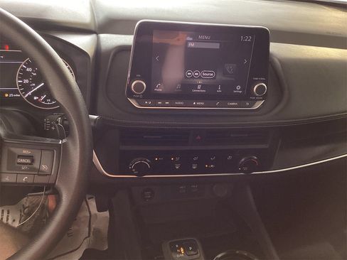 Used 2025 Nissan Rogue S FWD image 7