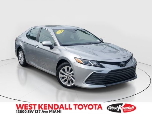 Used 2023 Toyota Camry LE FWD image 1