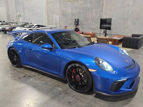 Used 2018 Porsche 911 GT3 w/ Light Design Package RWD image 2