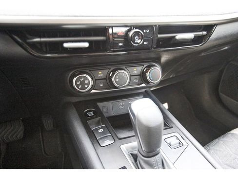 Used 2025 Nissan Kicks SV w/ Charging Package image 20