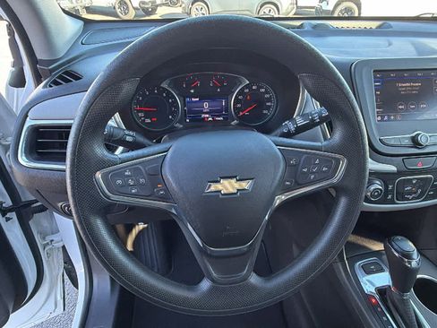 Used 2020 Chevrolet Equinox LT image 18