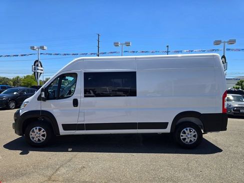 Used 2025 RAM ProMaster 2500 w/ Crew Van Package FWD image 7