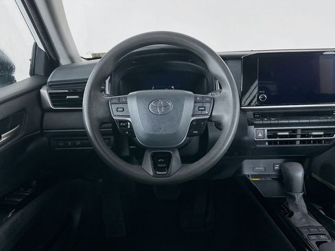 Used 2025 Toyota Camry LE image 18