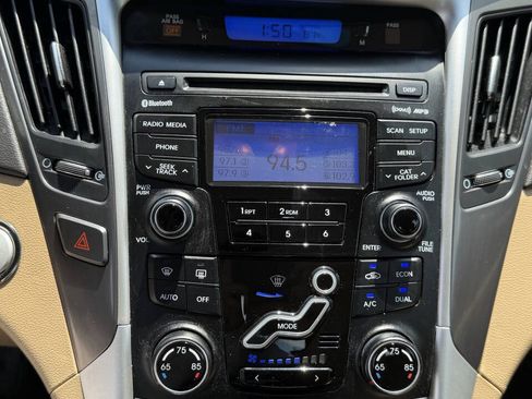 Used 2012 Hyundai Sonata Hybrid w/ Leather Pkg FWD image 12