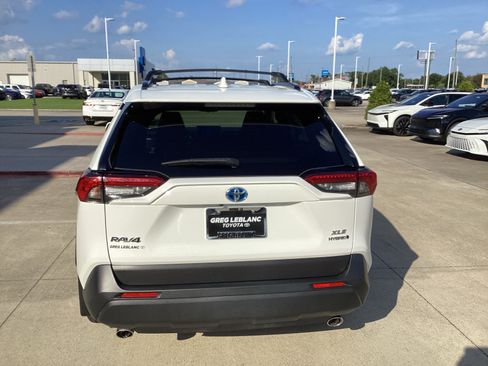 Used 2024 Toyota RAV4 XLE AWD/4WD image 6