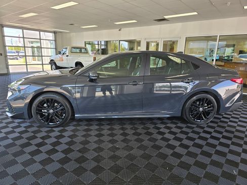 Certified 2025 Toyota Camry SE AWD/4WD image 6
