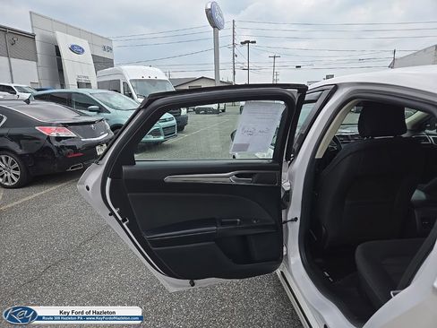 Used 2019 Ford Fusion SE FWD image 38