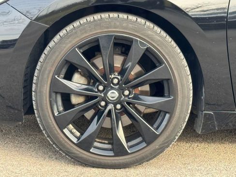 Used 2017 Nissan Maxima SR w/ Midnight Edition image 28