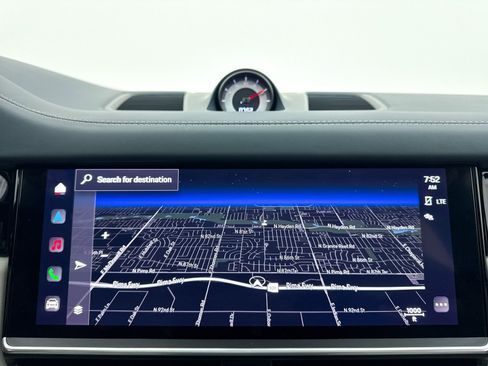 Used 2022 Porsche Cayenne Turbo image 29