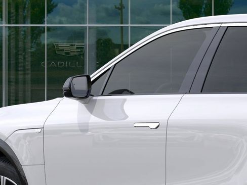 Used 2025 Cadillac Lyriq Luxury AWD/4WD image 12