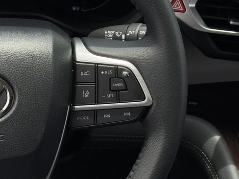 Used 2024 Toyota Sienna XLE w/ XLE Plus Package AWD/4WD image 16