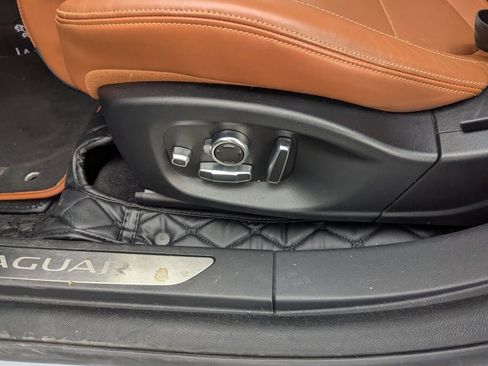 Used 2020 Jaguar I-PACE SE image 23