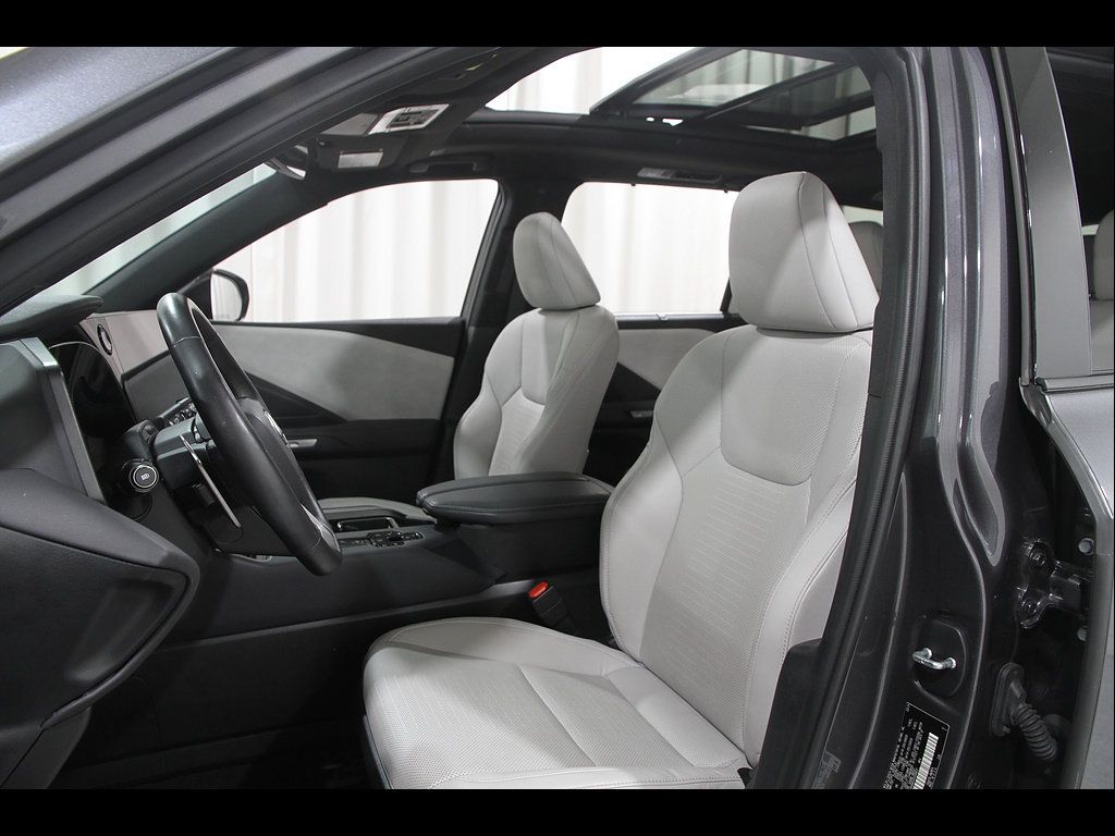 Certified 2024 Lexus TX 350 AWD w/ Captains Chair Package image 5