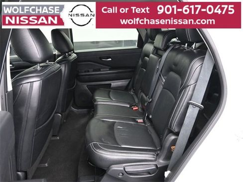 Used 2022 Nissan Pathfinder SV image 12