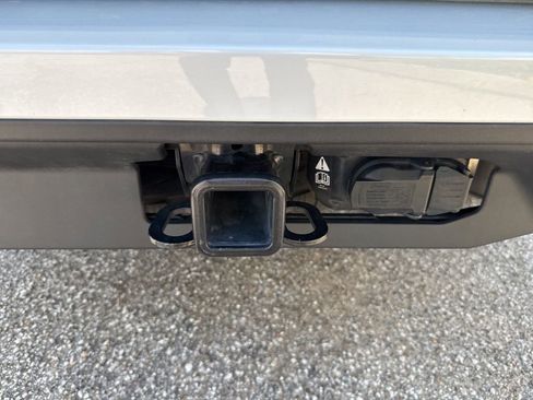 Used 2025 Ford Expedition Active AWD/4WD image 14